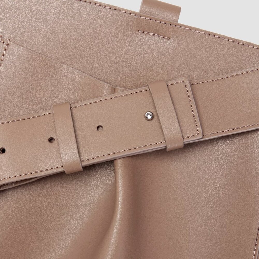 Everlane The Studio Bag in Porcini Taupe - Picture 4 of 11